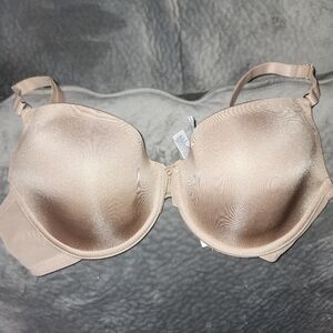 Women's Nude Tshirt Bra. NWOT